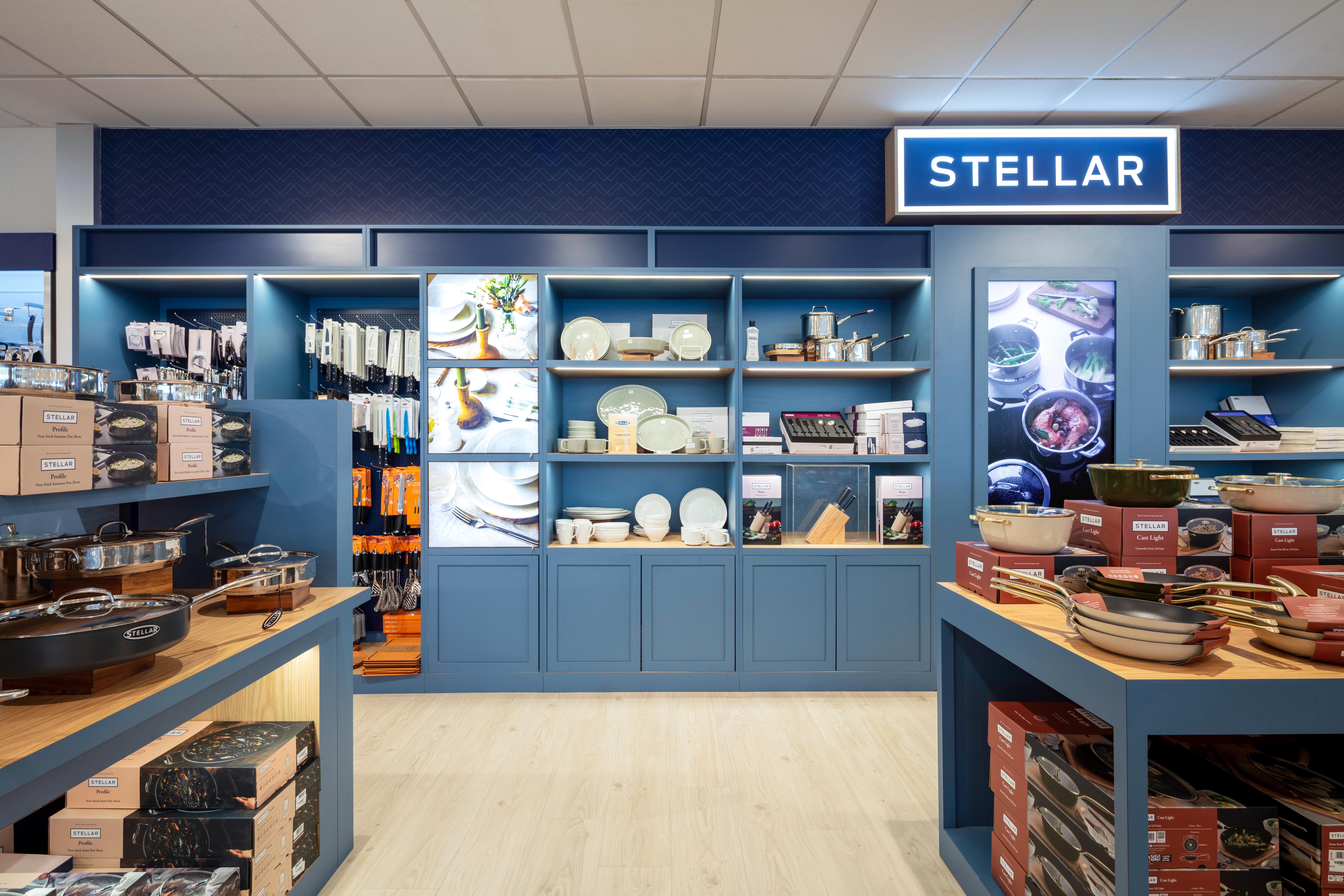 STELLAR ARNOTTS RETAIL FIXTURE DISPLAY 2 by Attero Retail Design