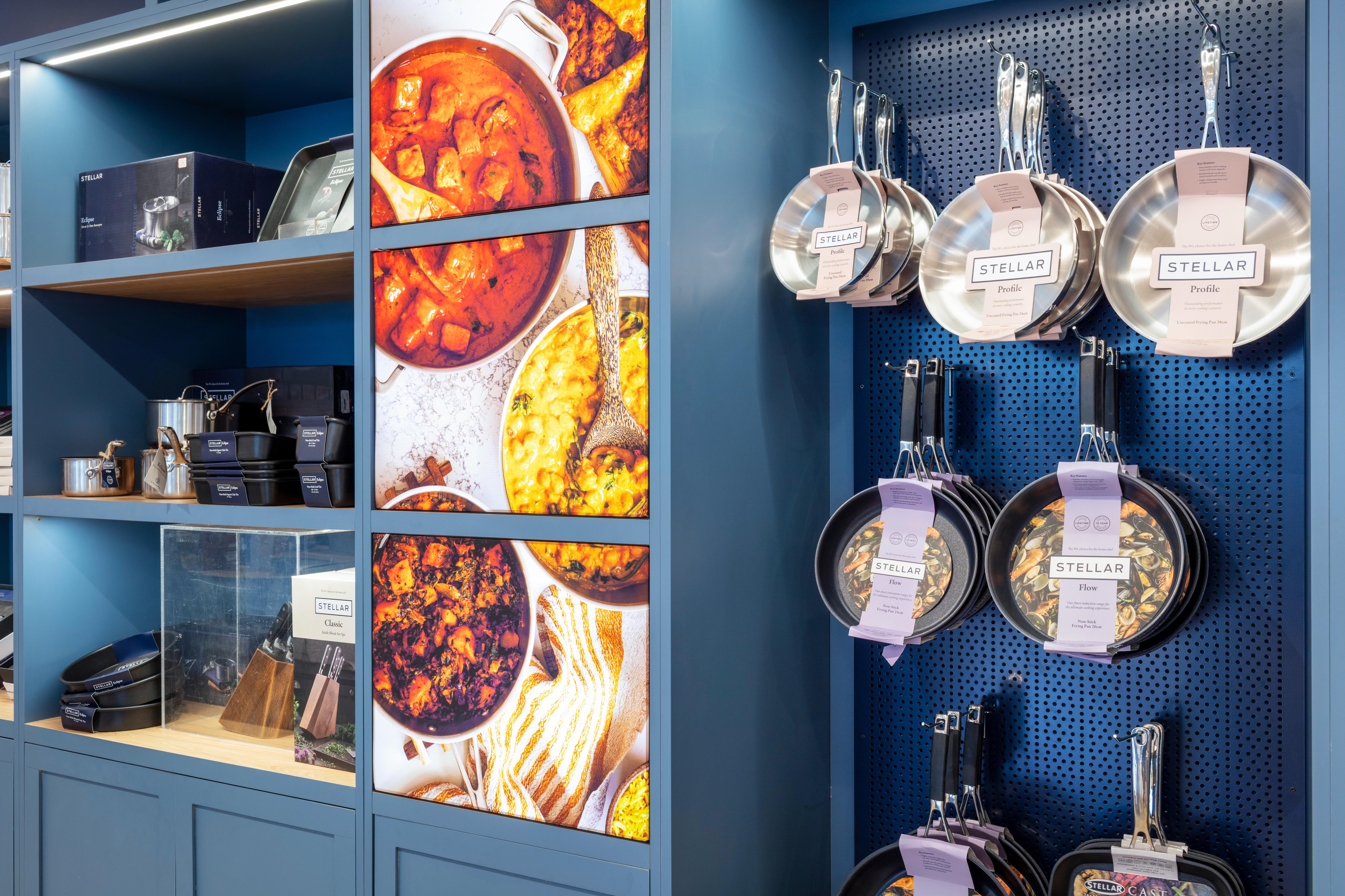 STELLAR ARNOTTS RETAIL FIXTURE DISPLAY CLOSEUP by Attero Retail Design